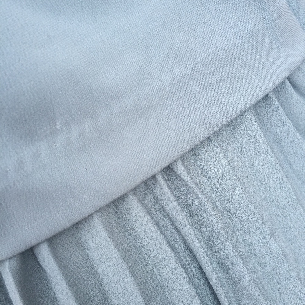 H&M Pleated Dress - Picture 3 of 4